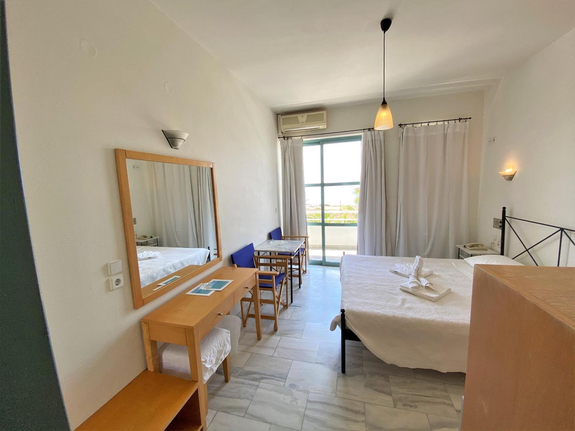 Hotel Plakures Falasarna Bagian luar foto