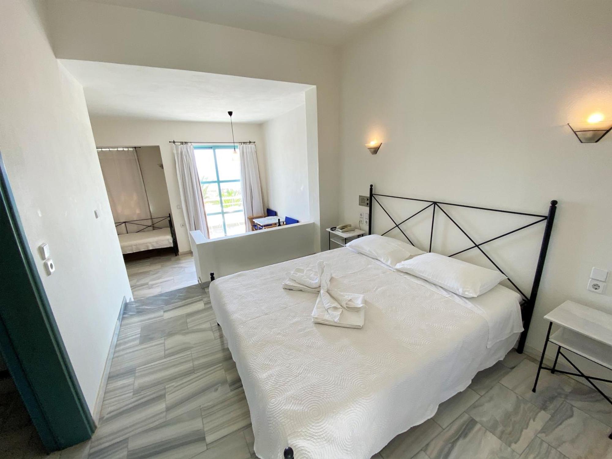 Hotel Plakures Falasarna Bagian luar foto